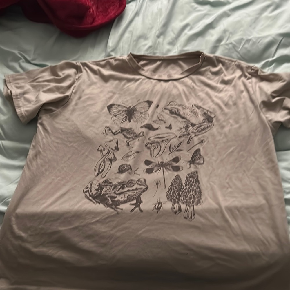 Cottagecore frog/insect t-Shirt